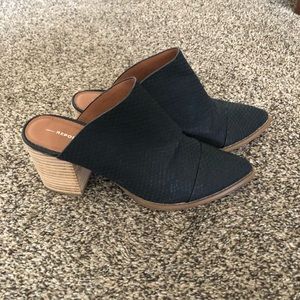 Report black snakeskin heel mule slide size 9
